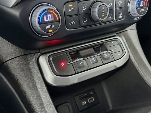 Used 2023 GMC Acadia SLT AWD/4WD image 29