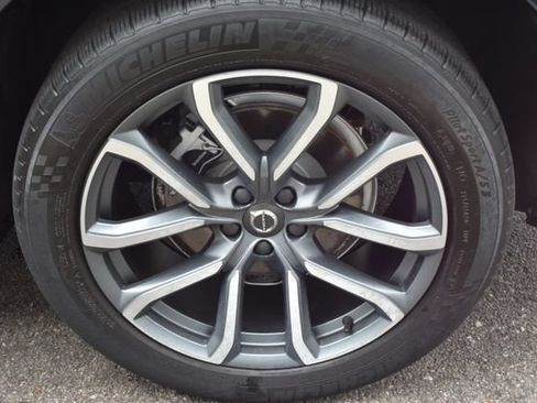 Used 2017 Volvo XC90 T6 Momentum w/ Convenience Package AWD/4WD image 50