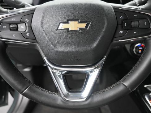 Used 2025 Chevrolet Trax LT w/ LT Convenience Package FWD image 17
