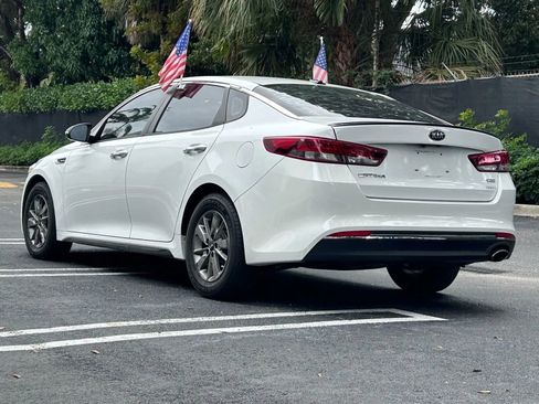 Used 2017 Kia Optima LX w/ Value Package image 9