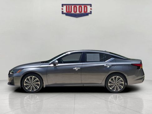 Used 2025 Nissan Altima 2.5 SL AWD/4WD image 4