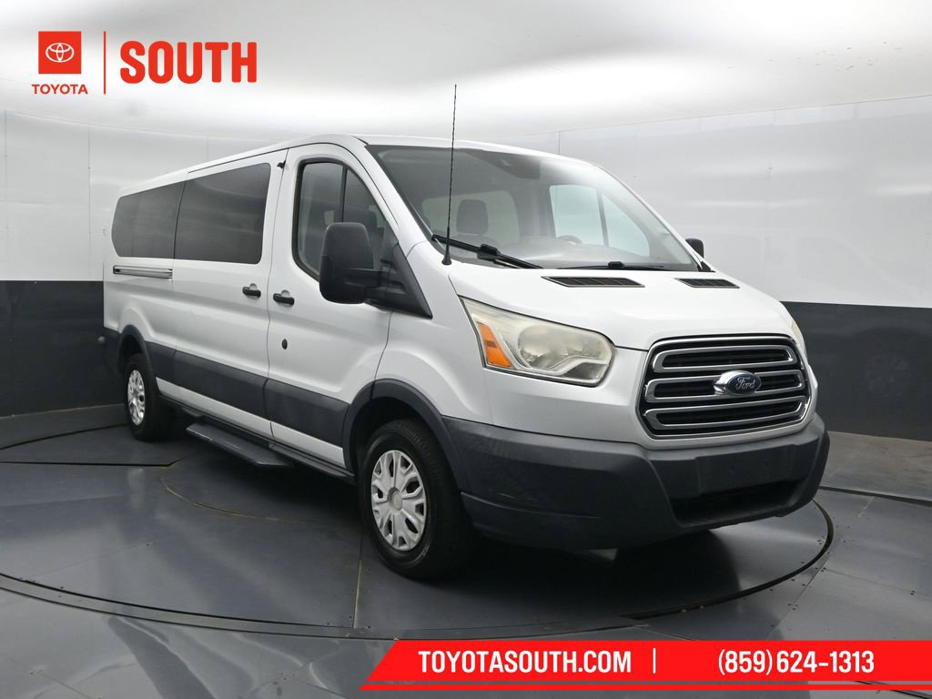 Used 2015 Ford Transit 350 XLT RWD image 4