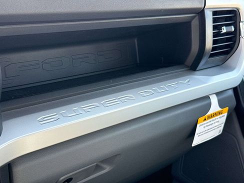 Used 2023 Ford F550 4x4 Regular Cab Super Duty image 29