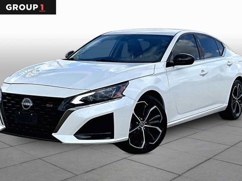 Used 2024 Nissan Altima 2.5 SR FWD image 1