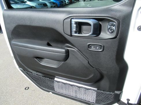 New 2025 Jeep Gladiator Sport image 27