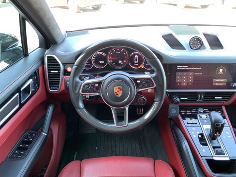 Used 2023 Porsche Cayenne GTS AWD/4WD image 14