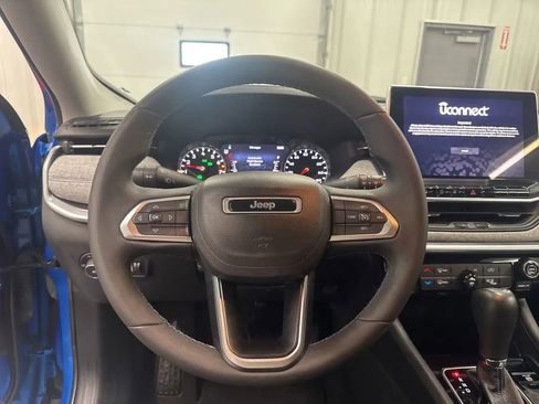 Used 2022 Jeep Compass Latitude AWD/4WD image 13