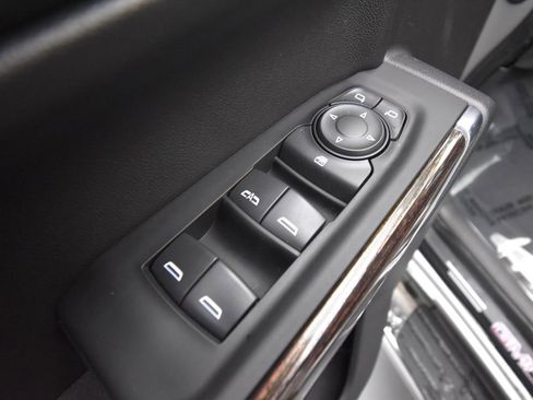 Certified 2022 GMC Sierra 1500 SLE image 13