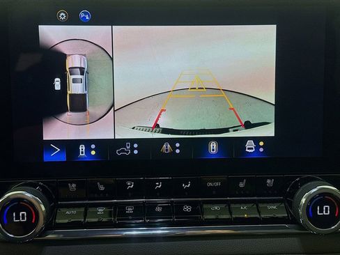 Used 2024 Chevrolet Colorado ZR2 w/ ZR2 Bison Edition image 16