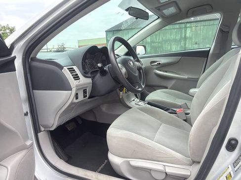 Used 2013 Toyota Corolla LE FWD image 7