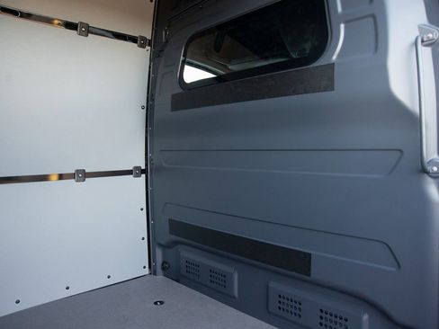 Used 2025 Mercedes-Benz Sprinter 2500 image 38