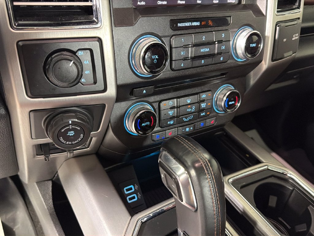 Used 2018 Ford F150 Platinum w/ Equipment Group 701A Luxury AWD/4WD image 24