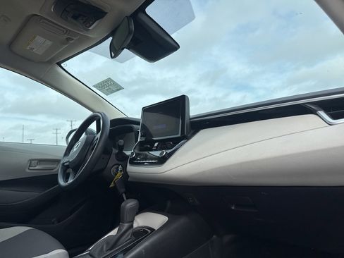 Used 2024 Toyota Corolla LE image 32