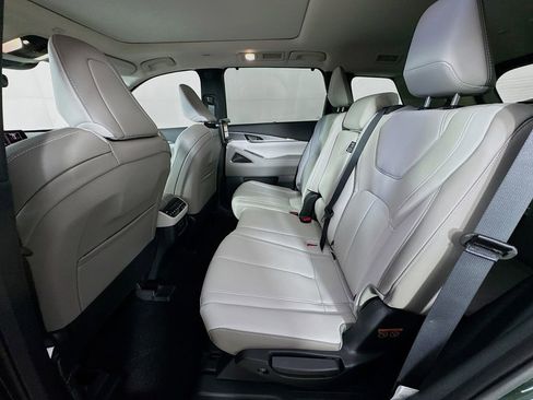 New 2026 INFINITI QX60 Luxe w/ Family Package image 31