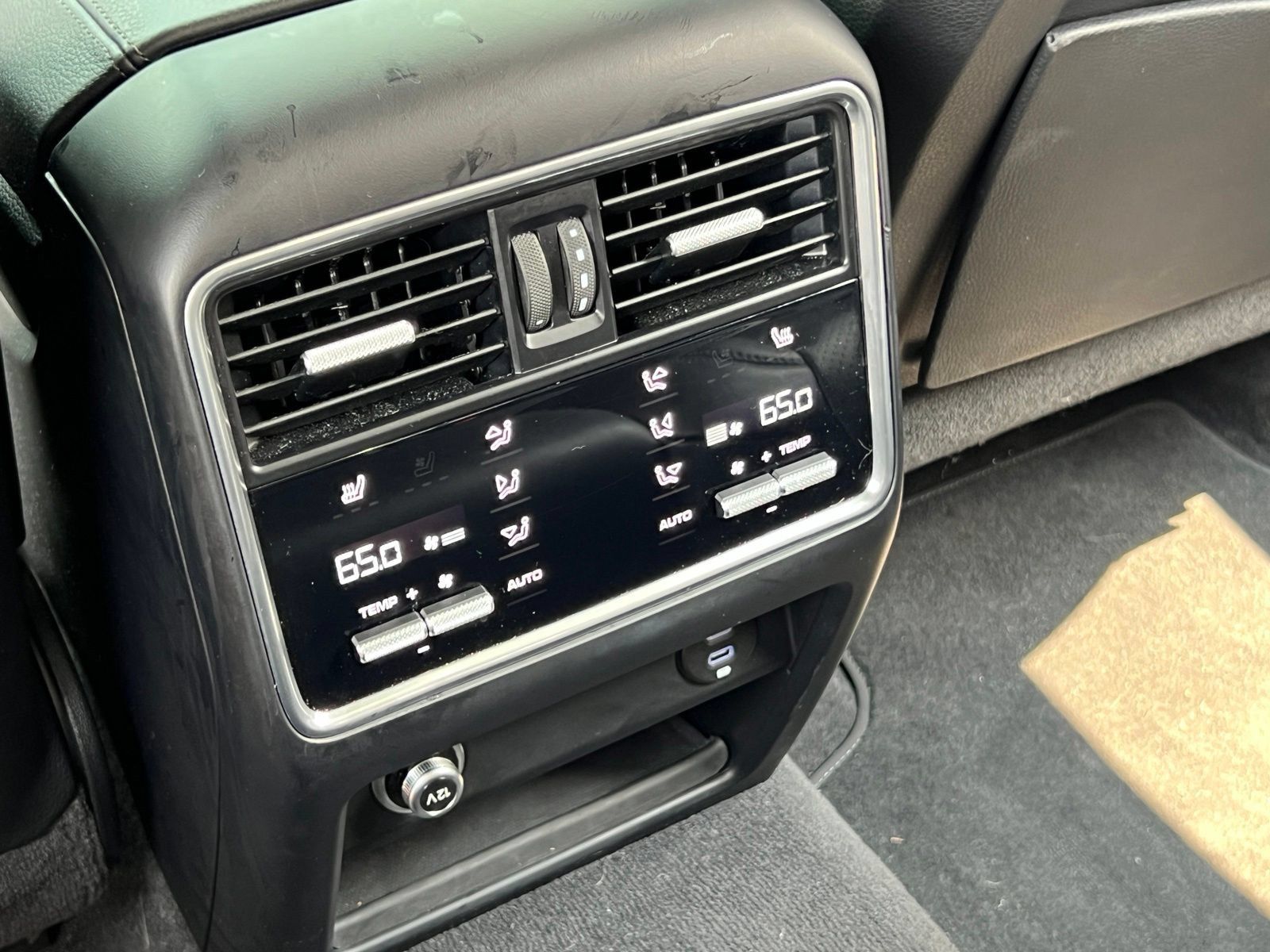 Certified 2023 Porsche Cayenne Platinum Edition AWD/4WD image 19