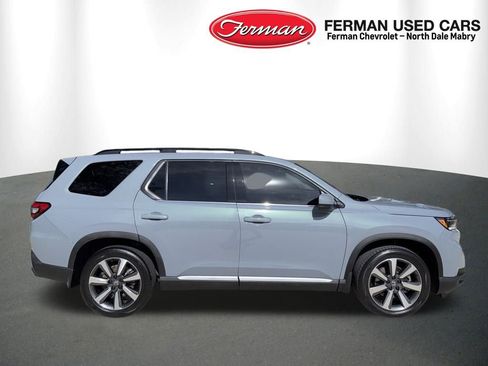 Used 2023 Honda Pilot Touring image 2