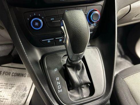 Used 2022 Ford Transit Connect XL image 11