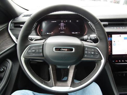 New 2026 Jeep Grand Cherokee Altitude AWD/4WD image 25