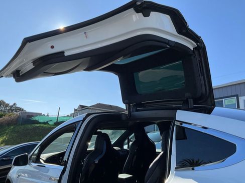 Used 2016 Tesla Model X 90D image 35