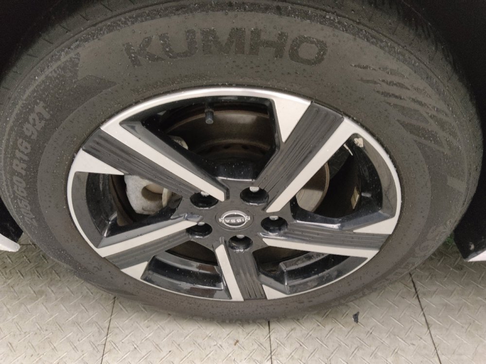 Used 2024 Nissan Sentra SV FWD image 31