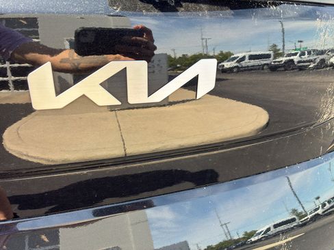 Used 2025 Kia Soul LX w/ LX Technology Package FWD image 10