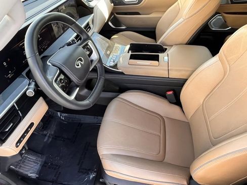 Certified 2025 INFINITI QX80 Sensory image 11