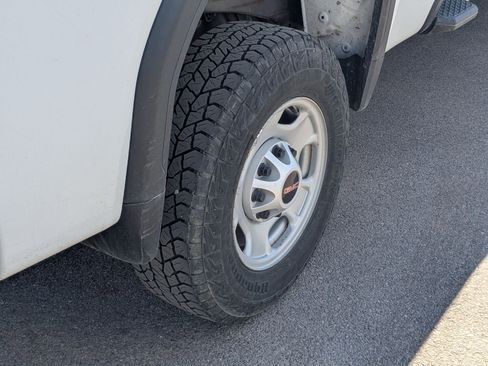 Used 2022 GMC Sierra 2500 Pro w/ Convenience Package image 13