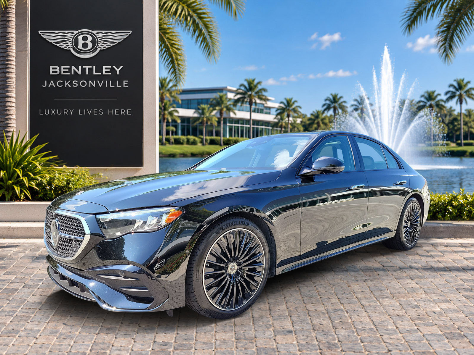 Used 2025 Mercedes-Benz E 350 4MATIC Sedan image 6
