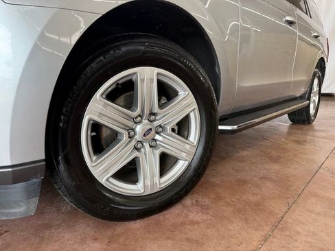 Used 2020 Ford Expedition XLT w/ Equipment Group 202A RWD image 22