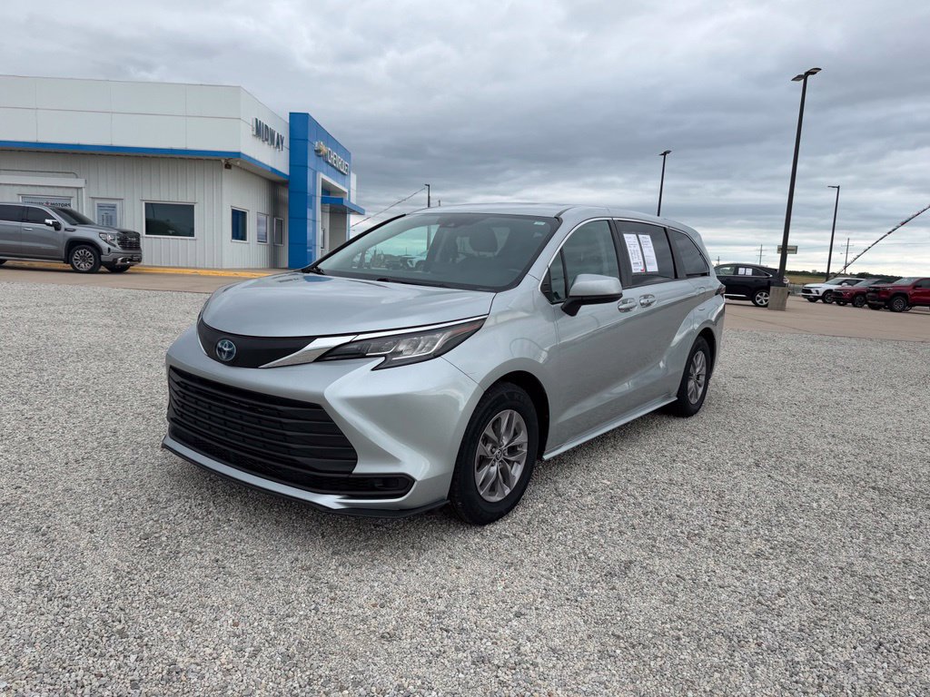 Used 2022 Toyota Sienna LE AWD/4WD image 7