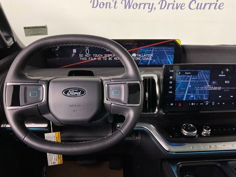 New 2026 Ford Expedition Platinum w/ Stealth Appearance Package image 17