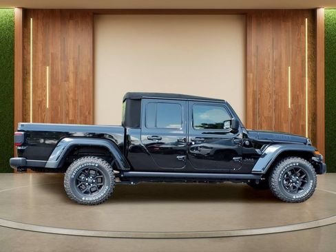 Used 2024 Jeep Gladiator Sport AWD/4WD image 36