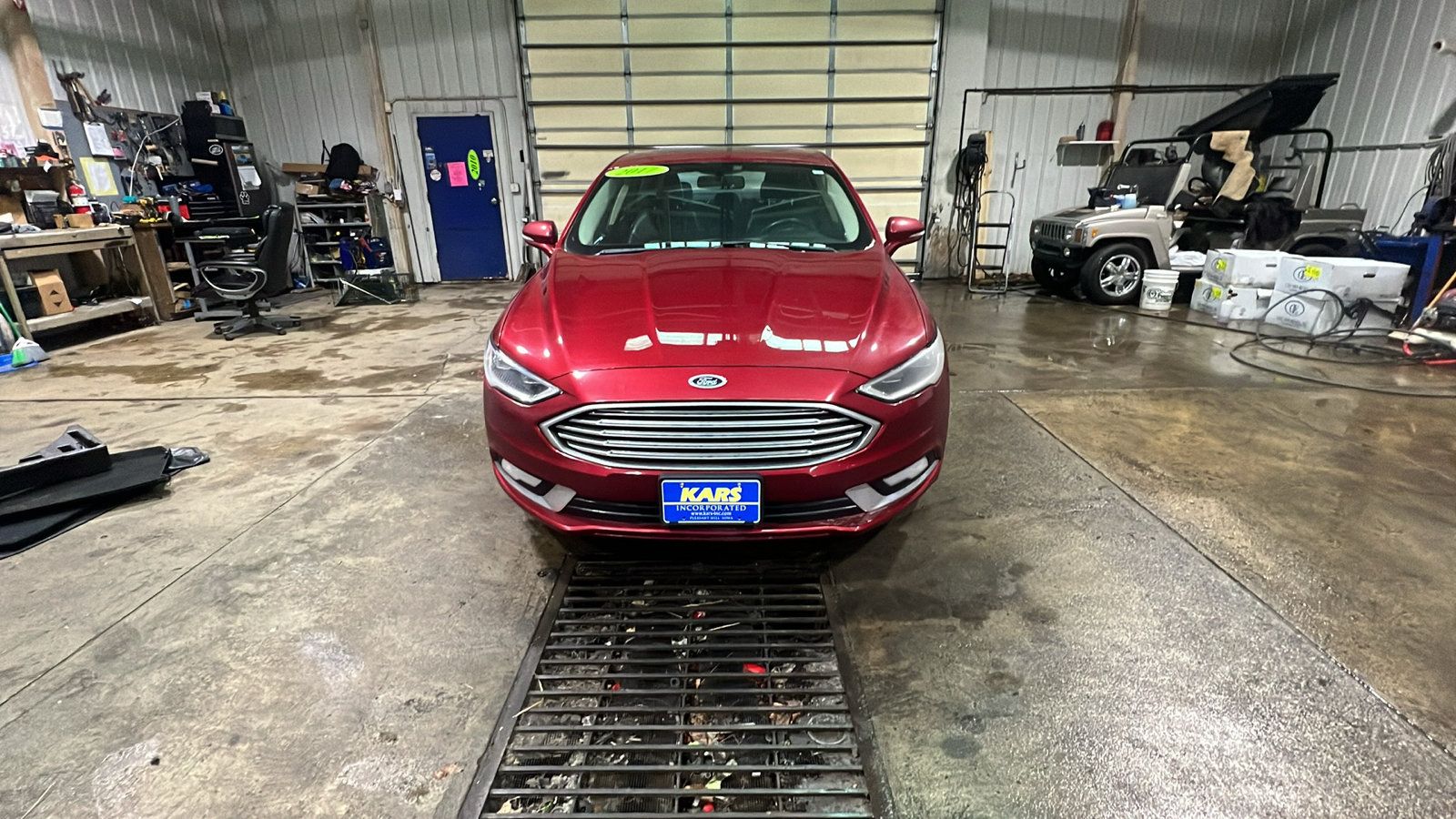 Used 2017 Ford Fusion SE AWD/4WD image 2