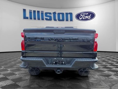 Used 2020 Chevrolet Silverado 1500 LT Trail Boss w/ Midnight Edition image 5