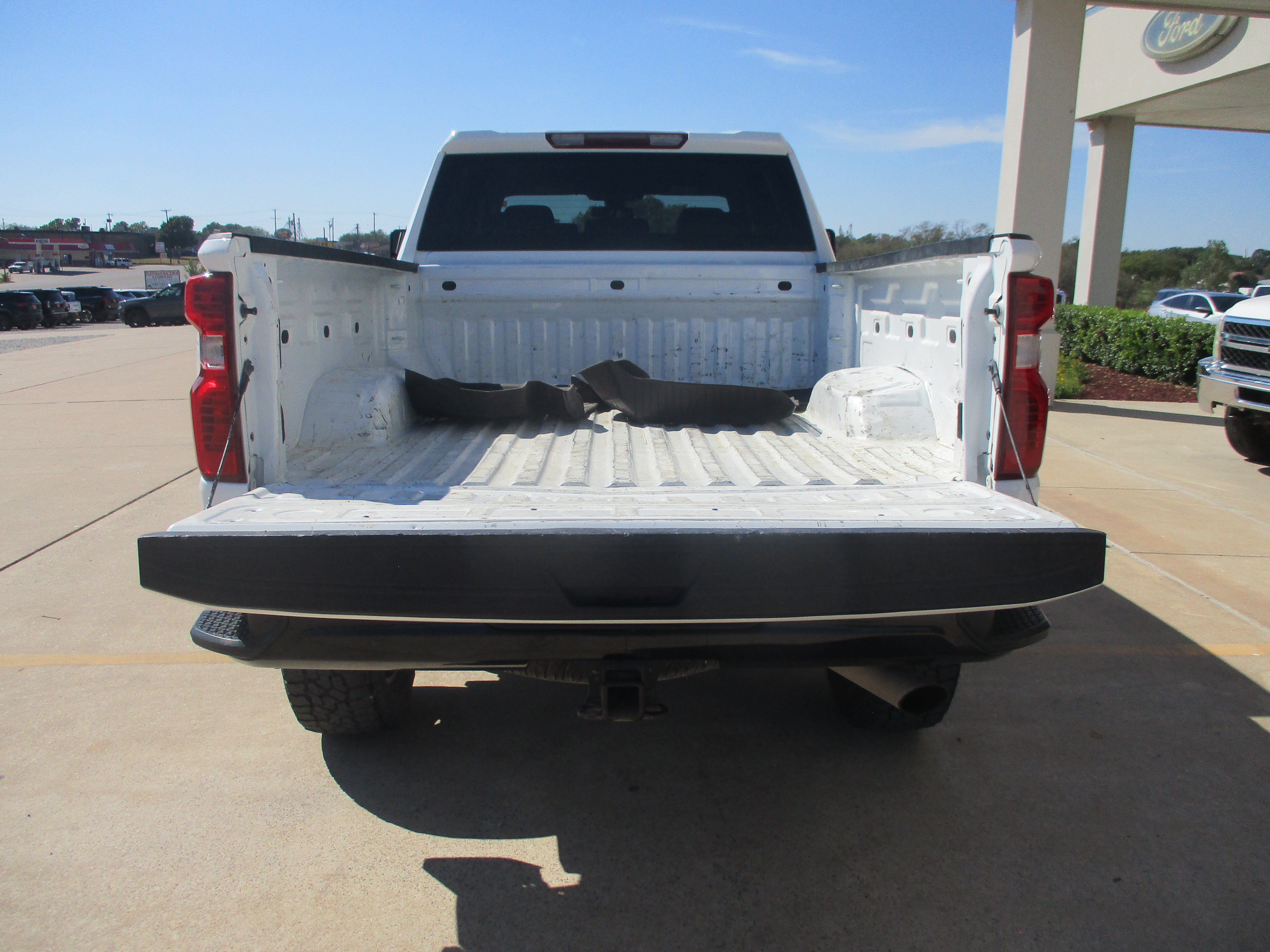 Used 2022 Chevrolet Silverado 2500 Custom w/ Custom Value Package AWD/4WD image 7