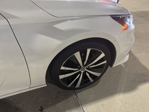 Used 2019 Nissan Altima 2.5 Platinum image 5
