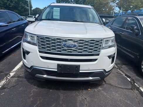 Used 2018 Ford Explorer Platinum AWD/4WD image 3
