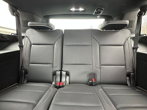 Used 2021 GMC Yukon SLT w/ SLT Luxury Plus Package image 18