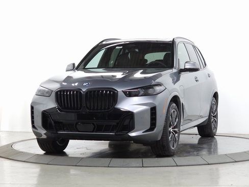 Used 2026 BMW X5 xDrive40i w/ M Sport Package image 3