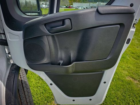 New 2026 RAM ProMaster 2500 w/ Convenience Group FWD image 31