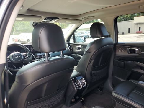 Used 2023 Kia Sorento SX FWD image 11