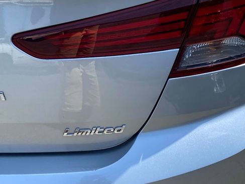 Used 2020 Hyundai Elantra Limited w/ Ultimate Package 03 FWD image 3