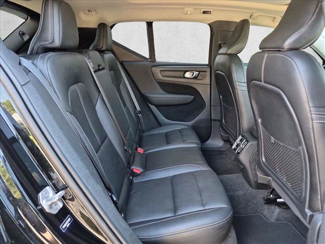 Used 2021 Volvo XC40 T5 Momentum AWD/4WD image 23