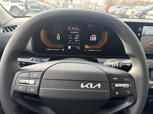 New 2025 Kia K4 LX image 11