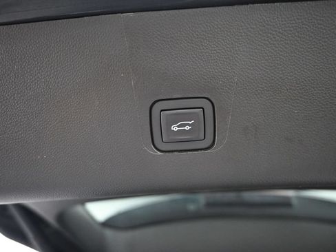 Used 2020 Chevrolet Traverse Premier AWD/4WD image 14