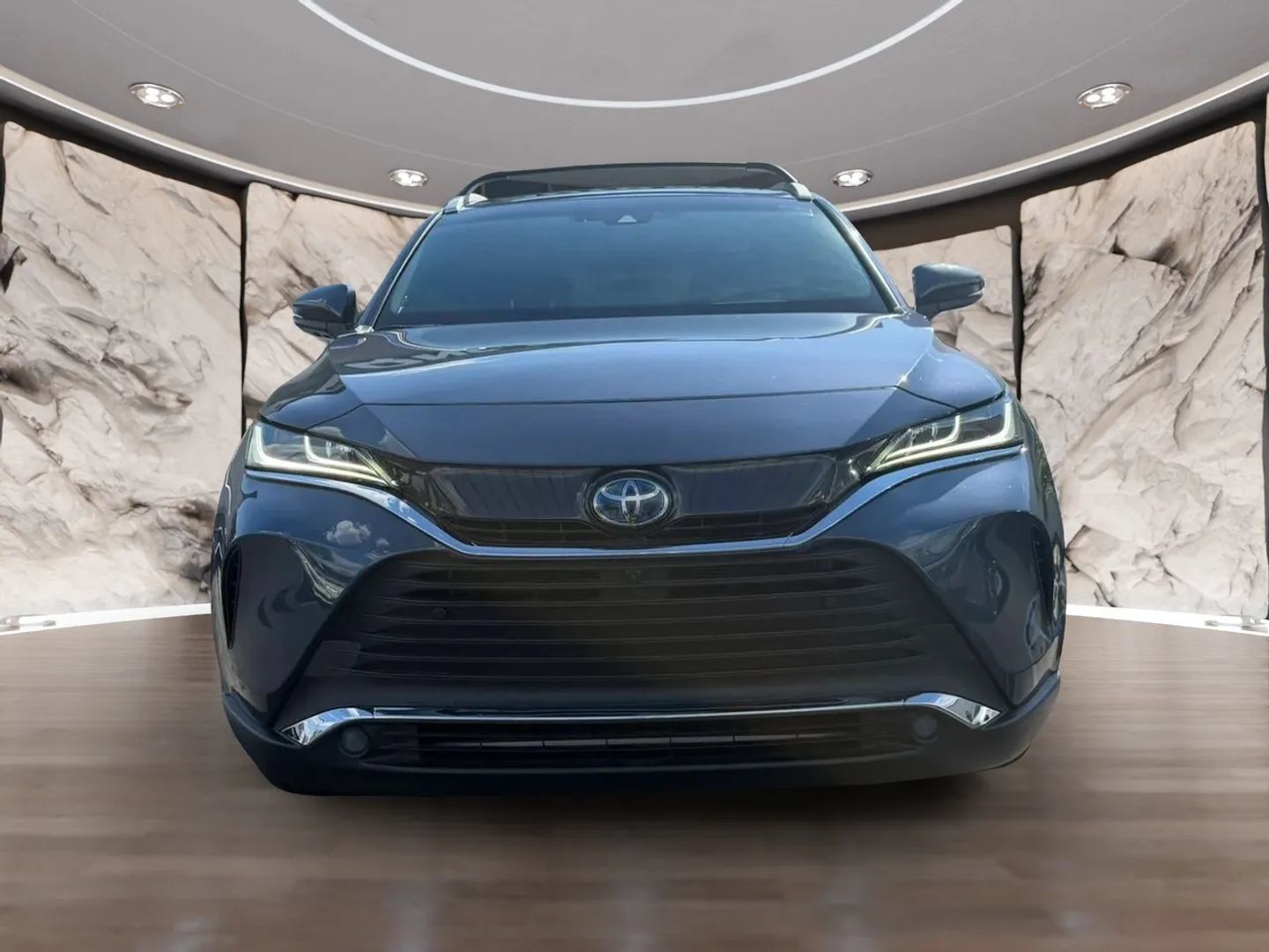 Used 2021 Toyota Venza Limited w/ Advanced Technology Package AWD/4WD image 2