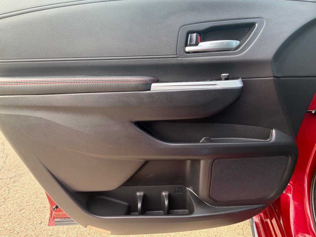 Used 2025 Toyota Sienna XSE w/ XSE Plus Package FWD image 16