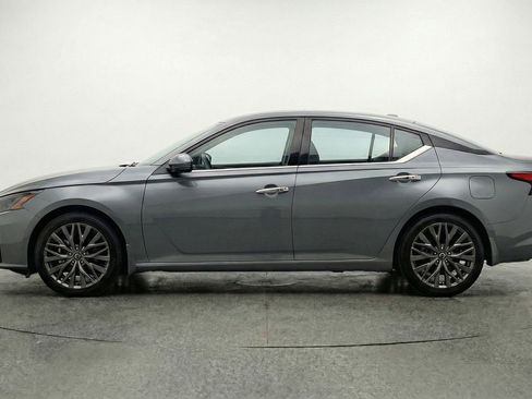 Used 2025 Nissan Altima 2.5 SV image 5