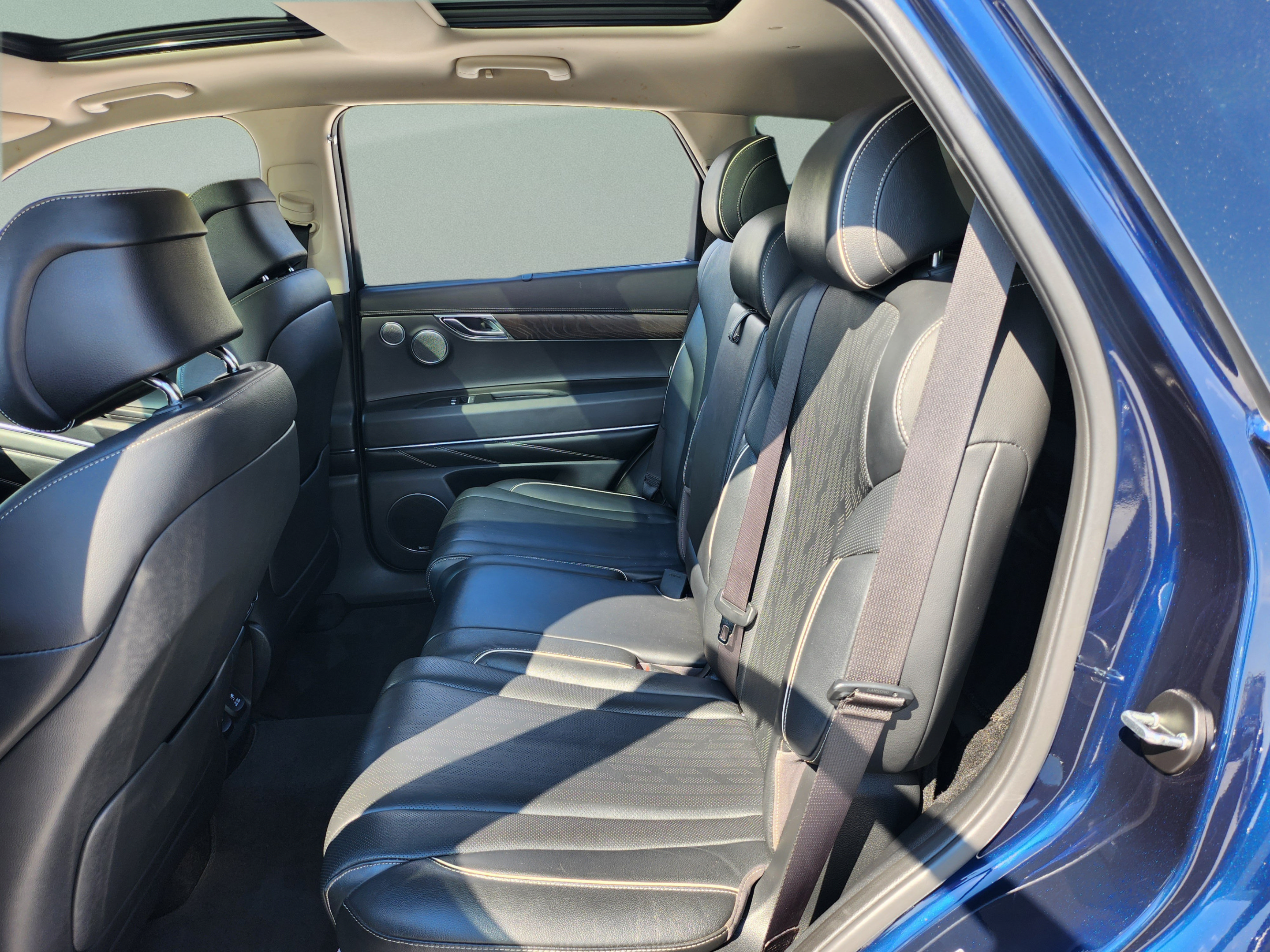 Used 2022 Genesis GV80 2.5T w/ Prestige Package 04 AWD/4WD image 19