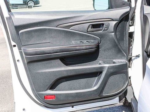 Certified 2025 Honda Passport TrailSport image 21